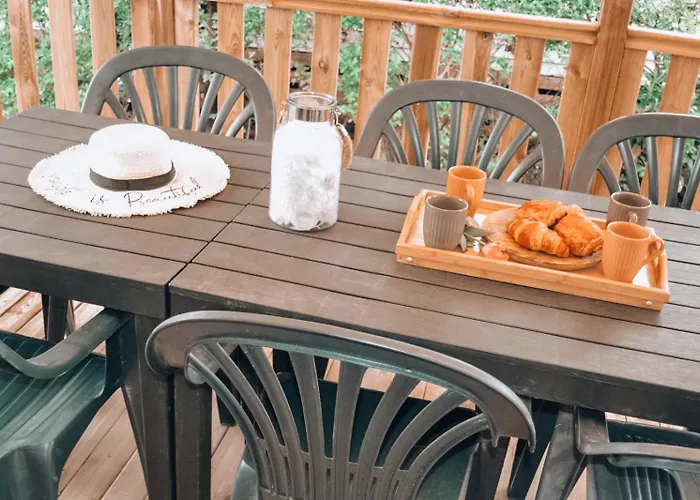 Kamp alanı - De La *